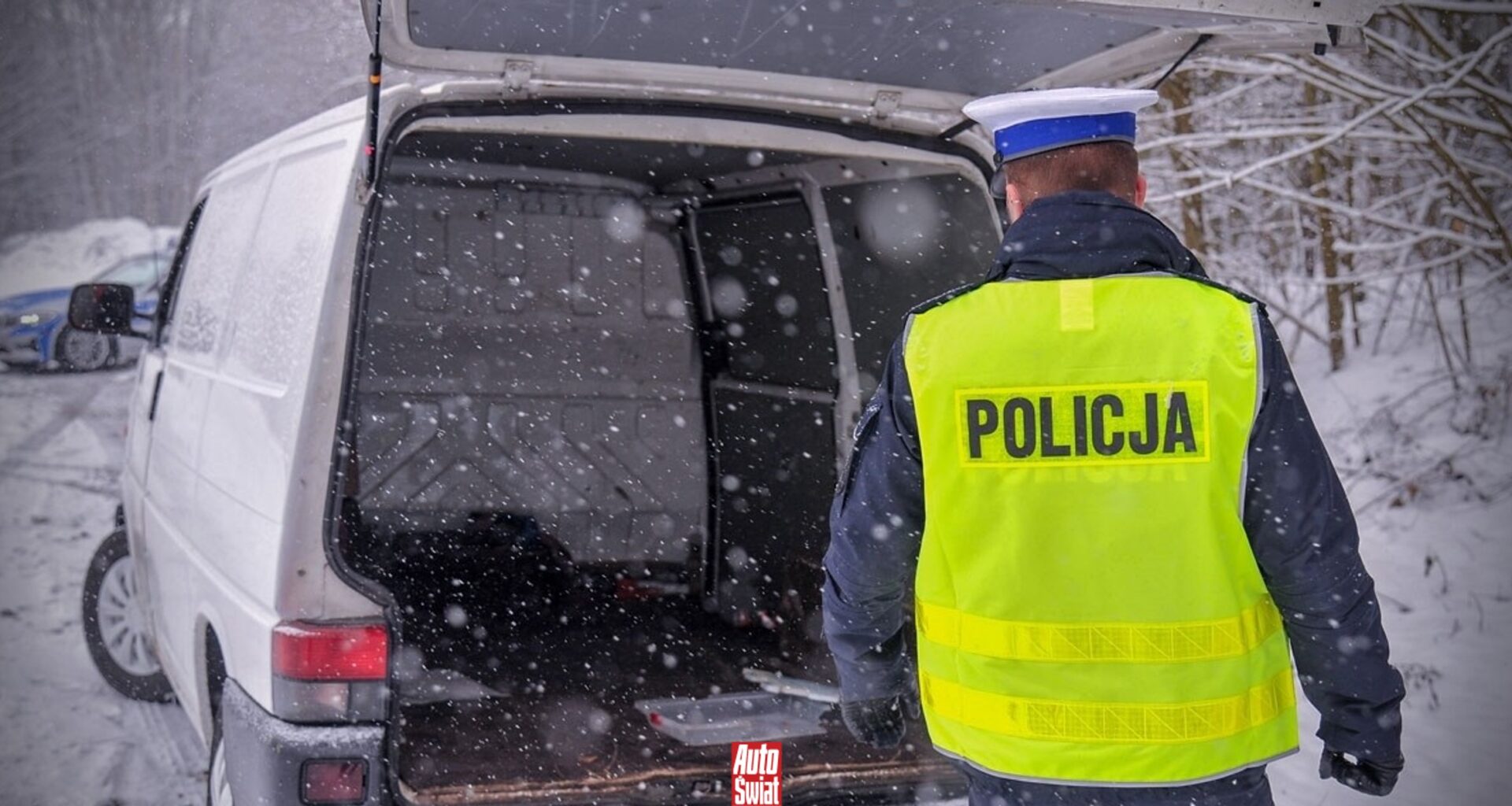 Obowiązkowe wyposażenie samochodu w 2026 roku. W Polsce kluczowe są dwie rzeczy