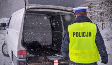 Obowiązkowe wyposażenie samochodu w 2026 roku. W Polsce kluczowe są dwie rzeczy