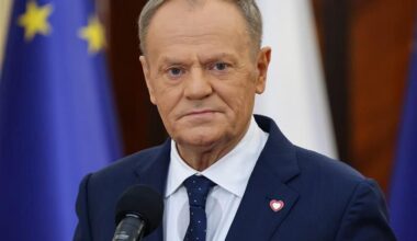 Pięć godzin uwięzieni w samolocie. Ryanair zabrał głos ws. Wrocławia