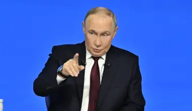 Pod autem załamał się lód. Dwóch mężczyzn wpadło do jeziora