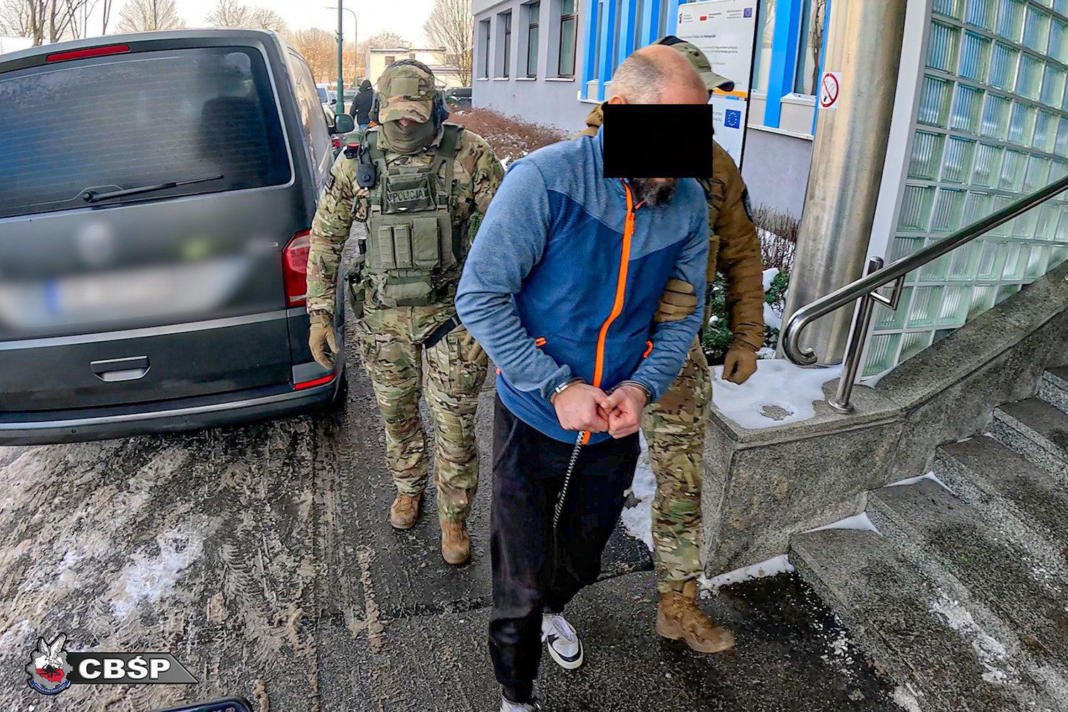 Zerwali irańską flagę. Incydent na budynku ambasady w Berlinie