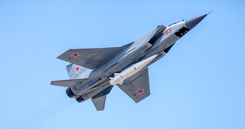 MiG-31 przenoszący pocisk Kindżał
