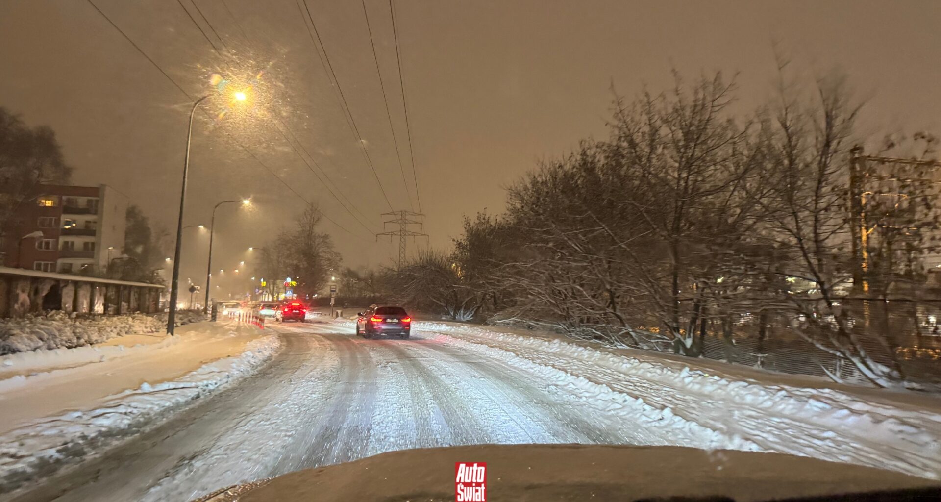 Te systemy bezpieczeństwa blokują wyjazd samochodu z zaspy. Jak je wyłączyć?