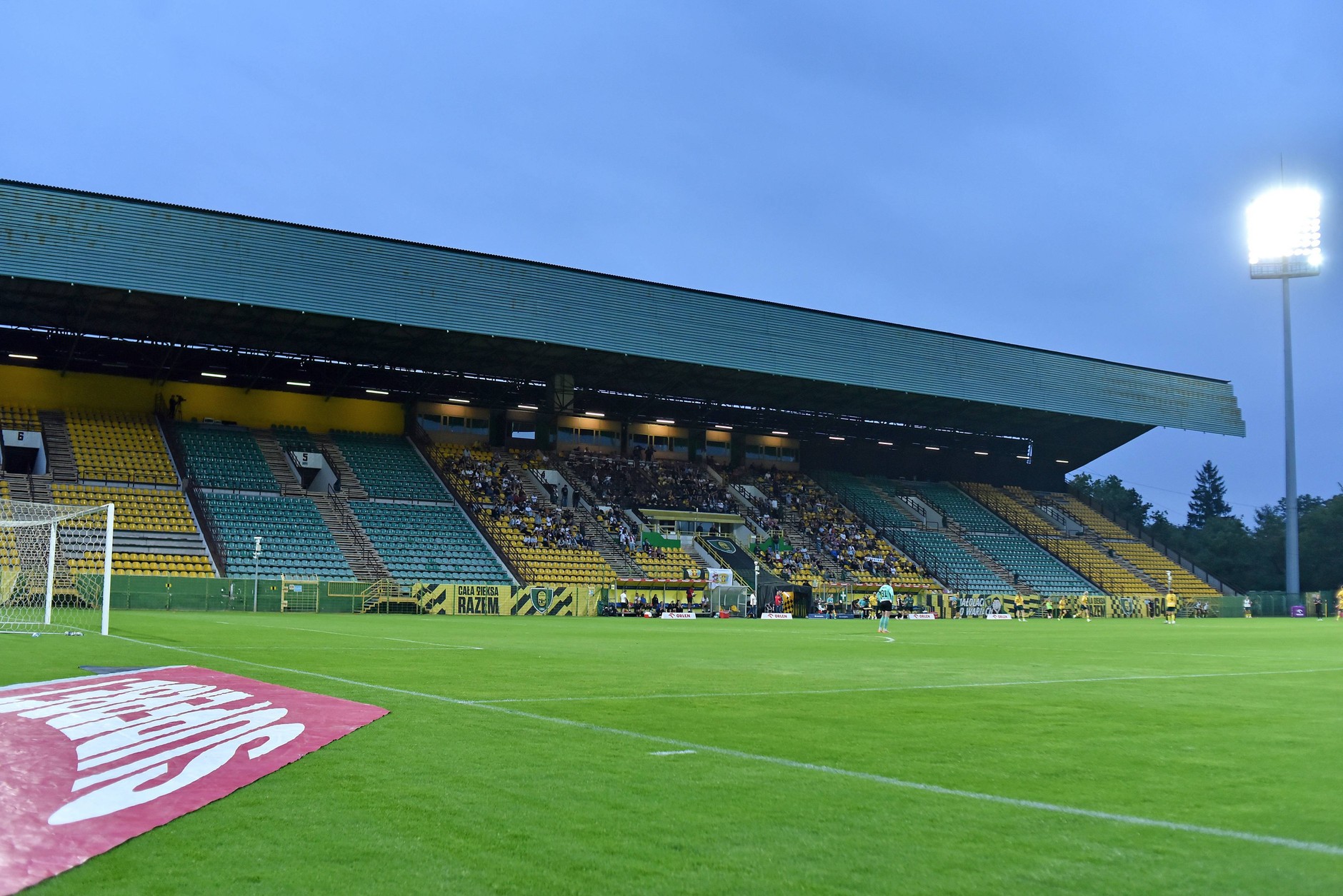 Piłkarze katowickiego klubu w pełni zadomowili się już na nowym obiekcie i pożegnali legendarną Bukową