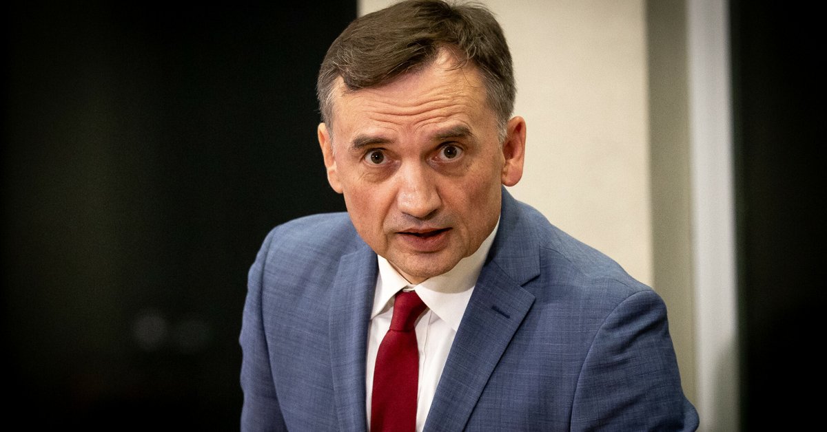 "Pojawia się pytanie". Prezes Iustitii reaguje na decyzję sądu w sprawie Zbigniewa Ziobry - Onet