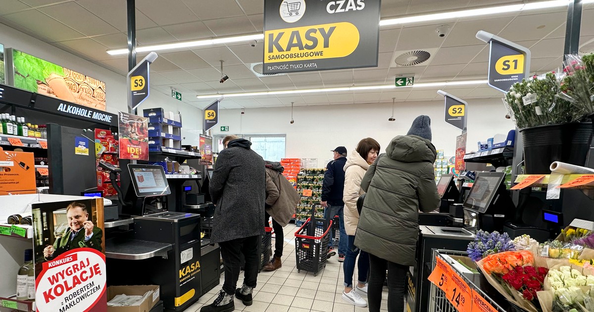 Pracownicy mają dość. PIP wchodzi do Biedronki