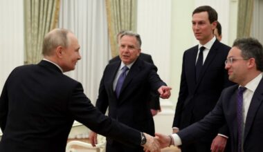 Władimir Putin, specjalny wysłannik Trumpa Steve Witkoff, zięć Trumpa Jared Kushner oraz starszy doradca Białego Domu Josh Grünbaum na Kremlu, 22 stycznia 2026 roku. Fot. Kremlin.ru