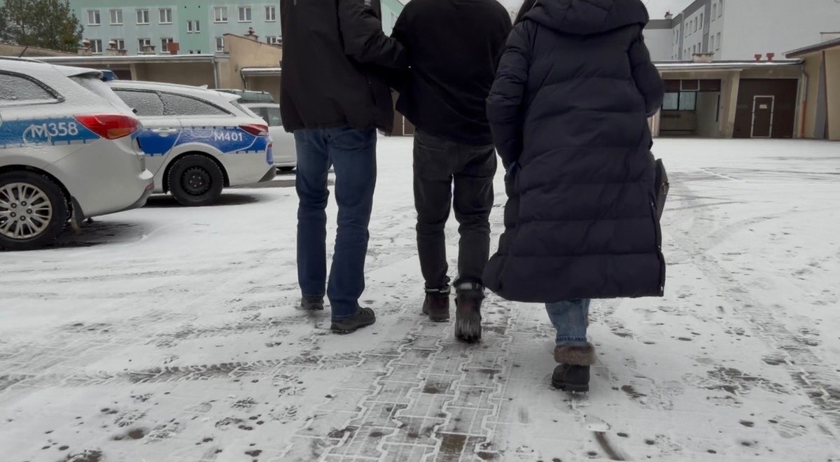 Augustów. Ojciec wbił nóż w plecy 6-letniej córki. Dziecko trafiło do szpitala - Polska