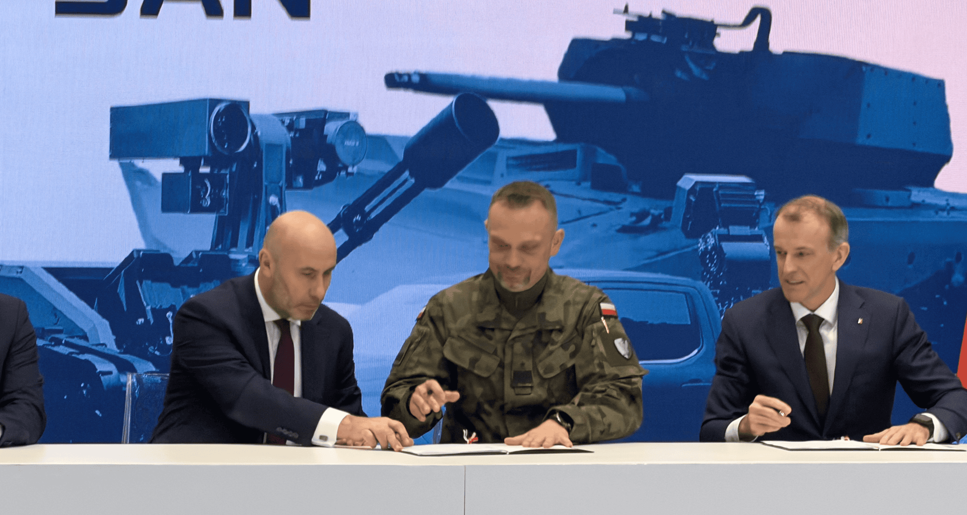 Antydronowy San i 700 pojazdów. Wielka umowa podpisana