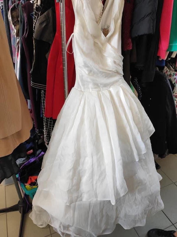 Suknia Diora znaleziona w podlaskim lumpeksie