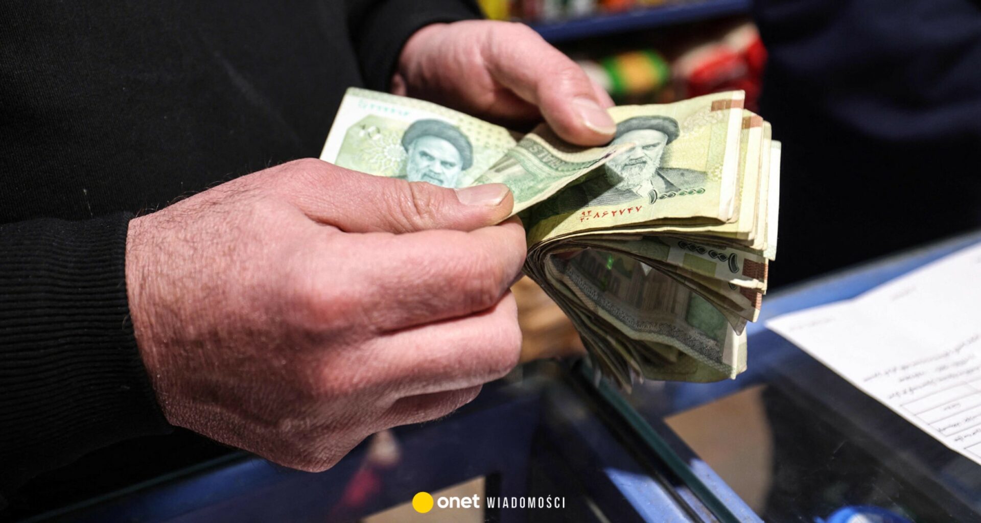 7 dolarów na miesiąc. Uwłaczająca propozycja ajatollaha dla protestujących Irańczyków