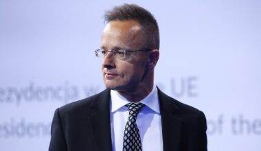 Wybory na Węgrzech. Szef MSZ ostrzega unijnych ambasadorów. "Nie ma prawa"