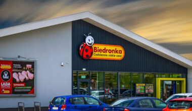 Od jutra Biedronka idzie na całość. „Mega wyprzedaż” :: RMF FM