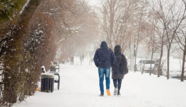 Czekają nas silny mróz i intensywne opady śniegu. Są nowe ostrzeżenia - Onet