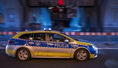 Radiowóz policji (zdjęcie ilustracyjne)