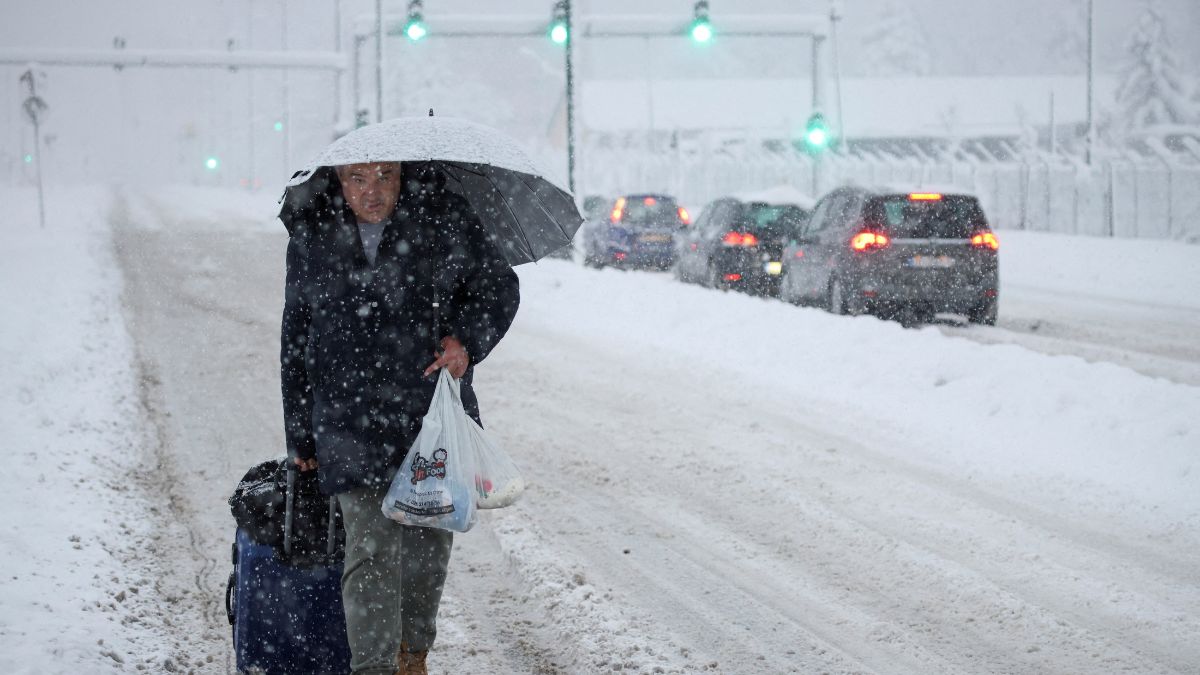 Śnieżyce i -20 stopni. Meteorolodzy zaostrzają prognozy - Polska