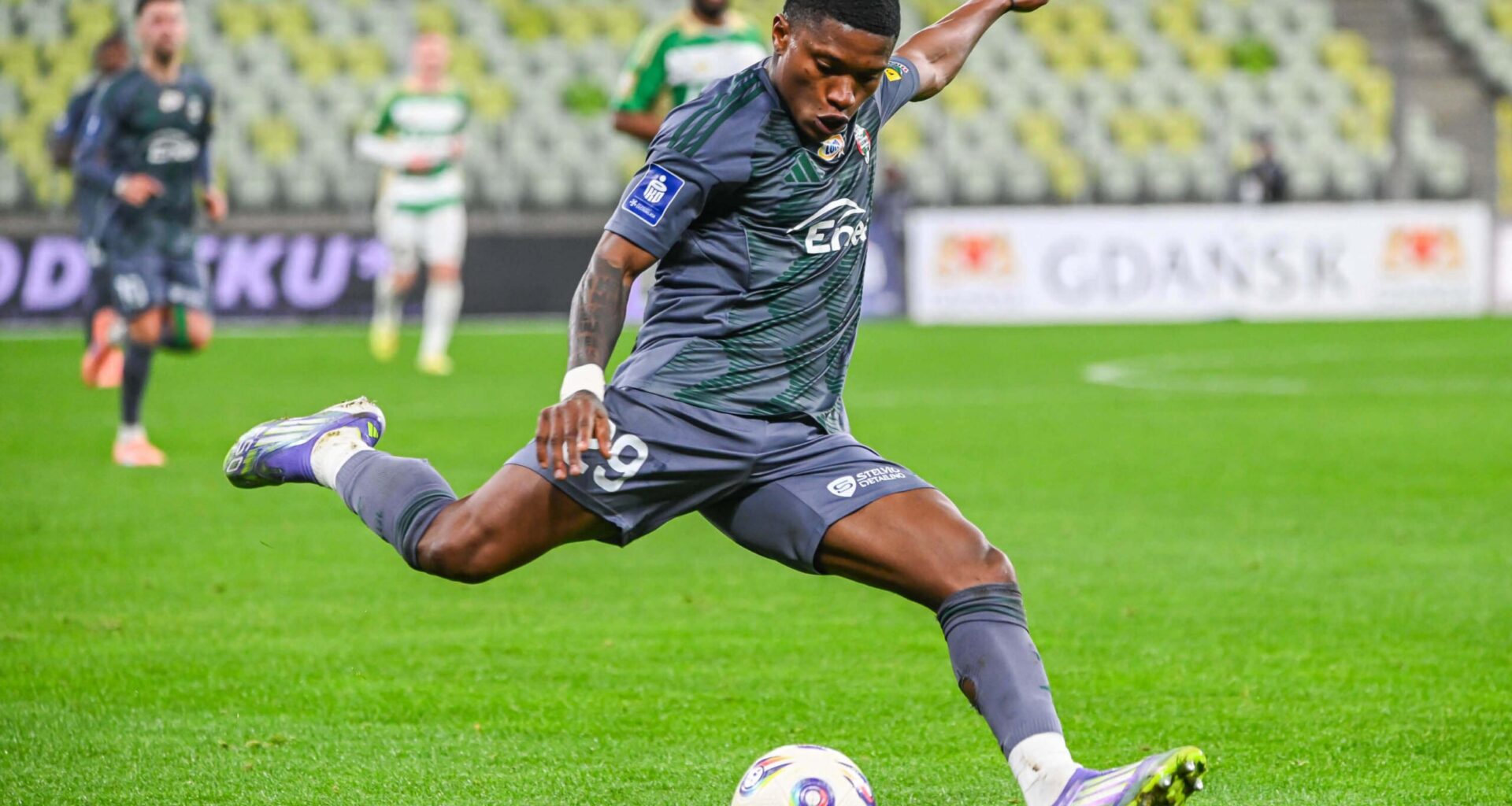 Napastnik z Ekstraklasy zagra w afrykańskiej Lidze Mistrzów?