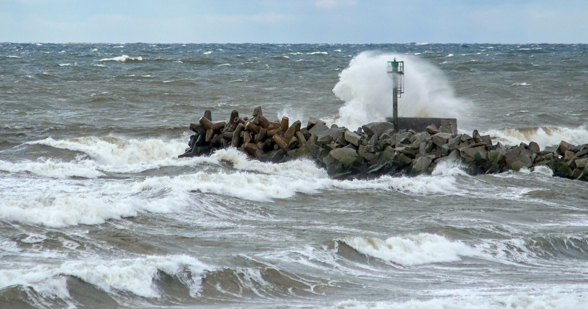 Podmorskie kable na Bałtyku znowu uszkodzone. Dwa kraje alarmują