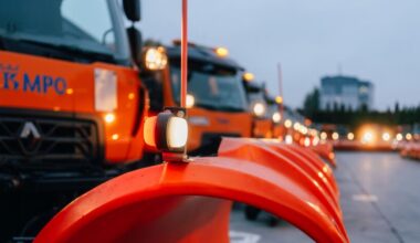 Trudne warunki w Krakowie. Na ulicach i chodnikach jest bardzo ślisko