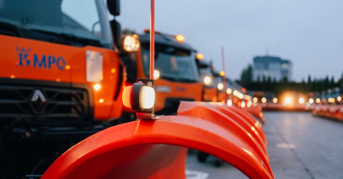 Trudne warunki w Krakowie. Na ulicach i chodnikach jest bardzo ślisko