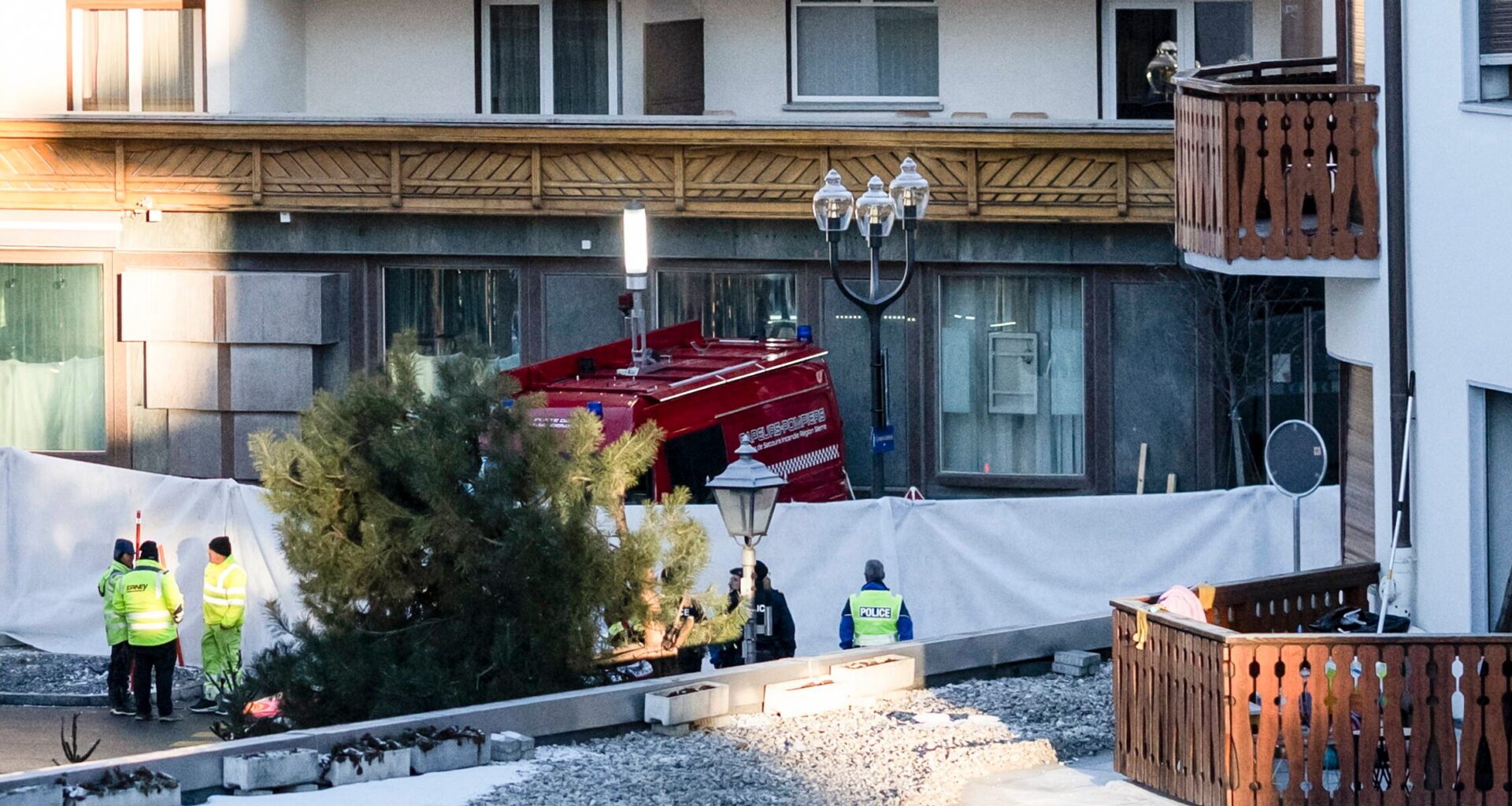 Akcja ratunkowa po pożarze w barze Le Constellation w Crans-Montana