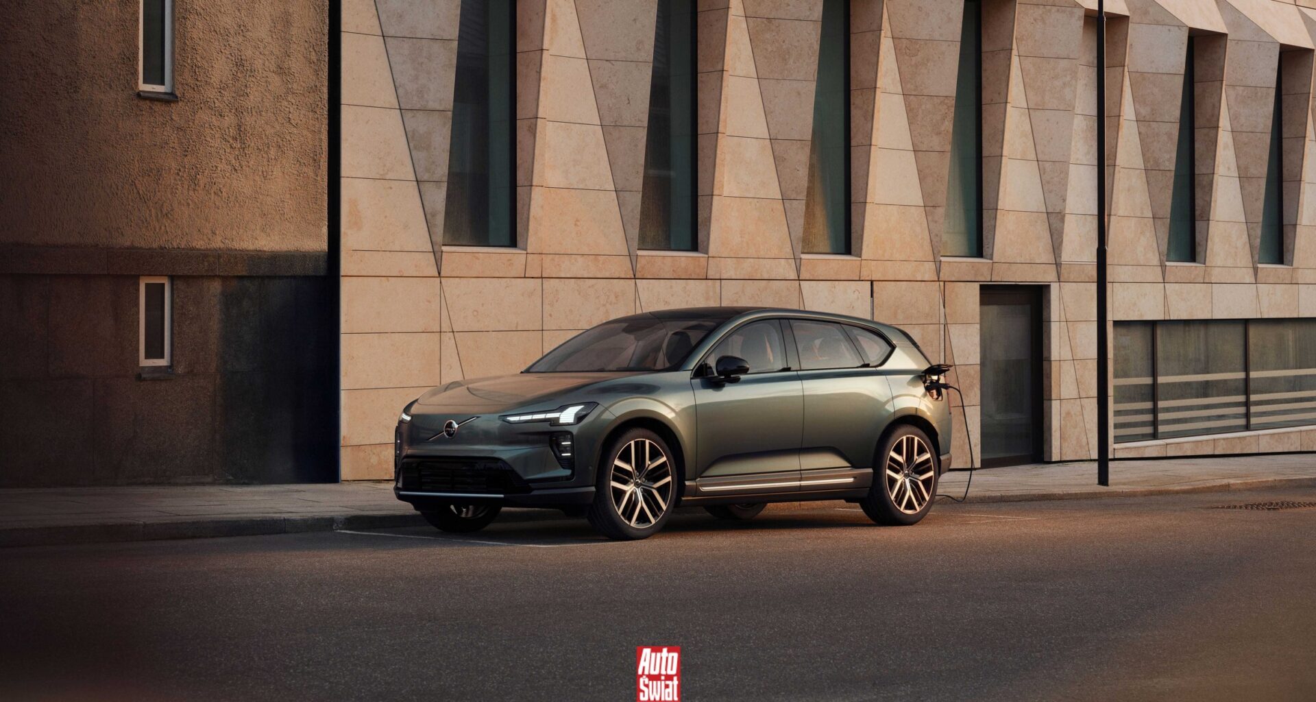 Nowe Volvo EX60 już be tajemnic. Ma nawet 810 km zasięgu i duże wnętrze. Będzie hit?