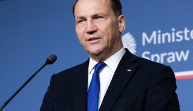 Radosław Sikorski, szef MSZ