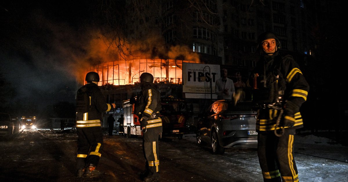 Pożar po ataku dronów w Zaporożu