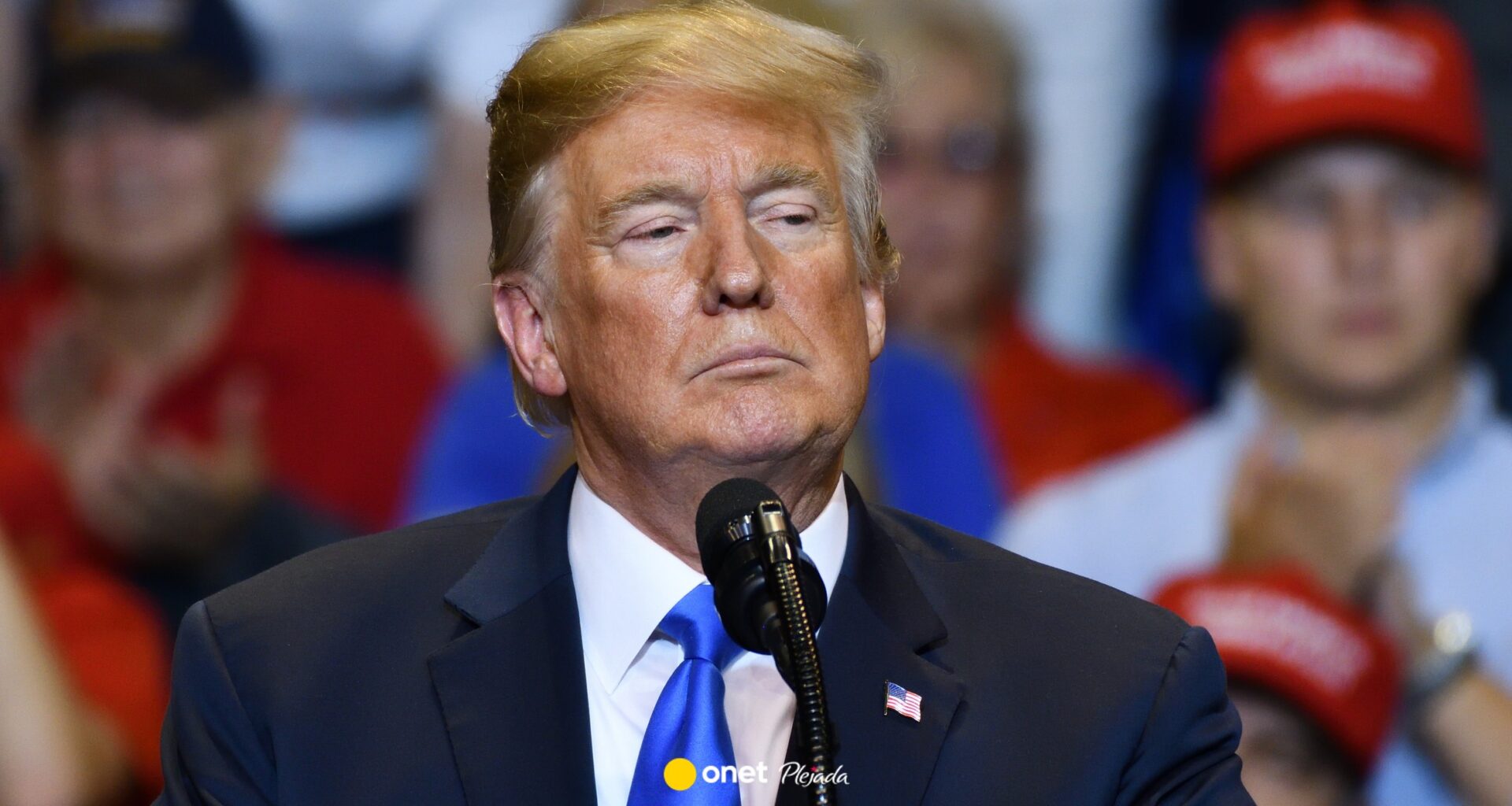 Skandaliczny gest Donalda Trumpa. Ekspertka: przykład degradacji urzędu