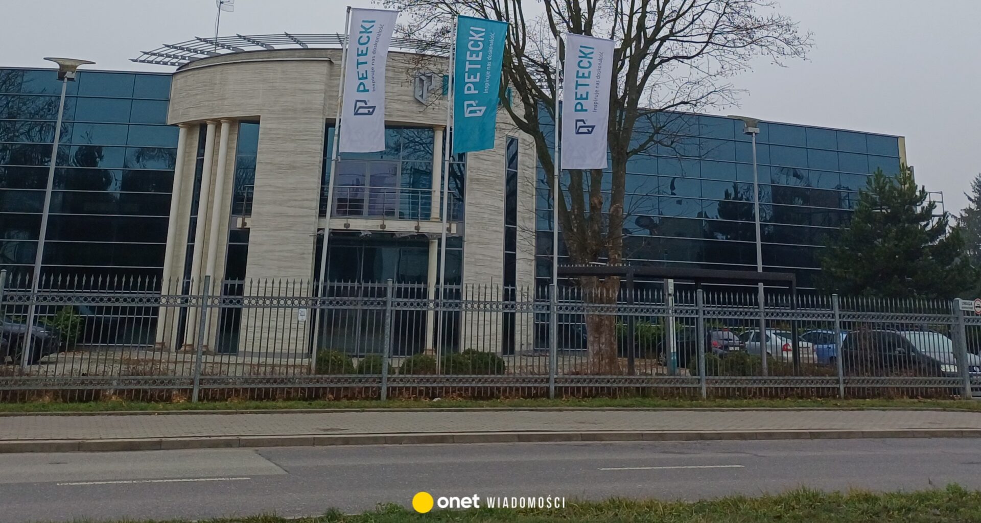 Klienci bez okien, pracownicy bez pensji. Wyjątkowy kłopot w śledztwie wokół wielkiego producenta