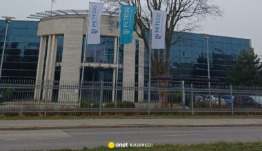 Klienci bez okien, pracownicy bez pensji. Wyjątkowy kłopot w śledztwie wokół wielkiego producenta