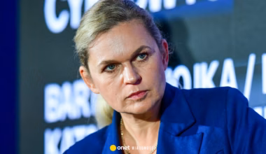 Nauczycielka miała wyrzucić krzyż do śmieci. Trwa postępowanie dyscyplinarne - Onet Wiadomości