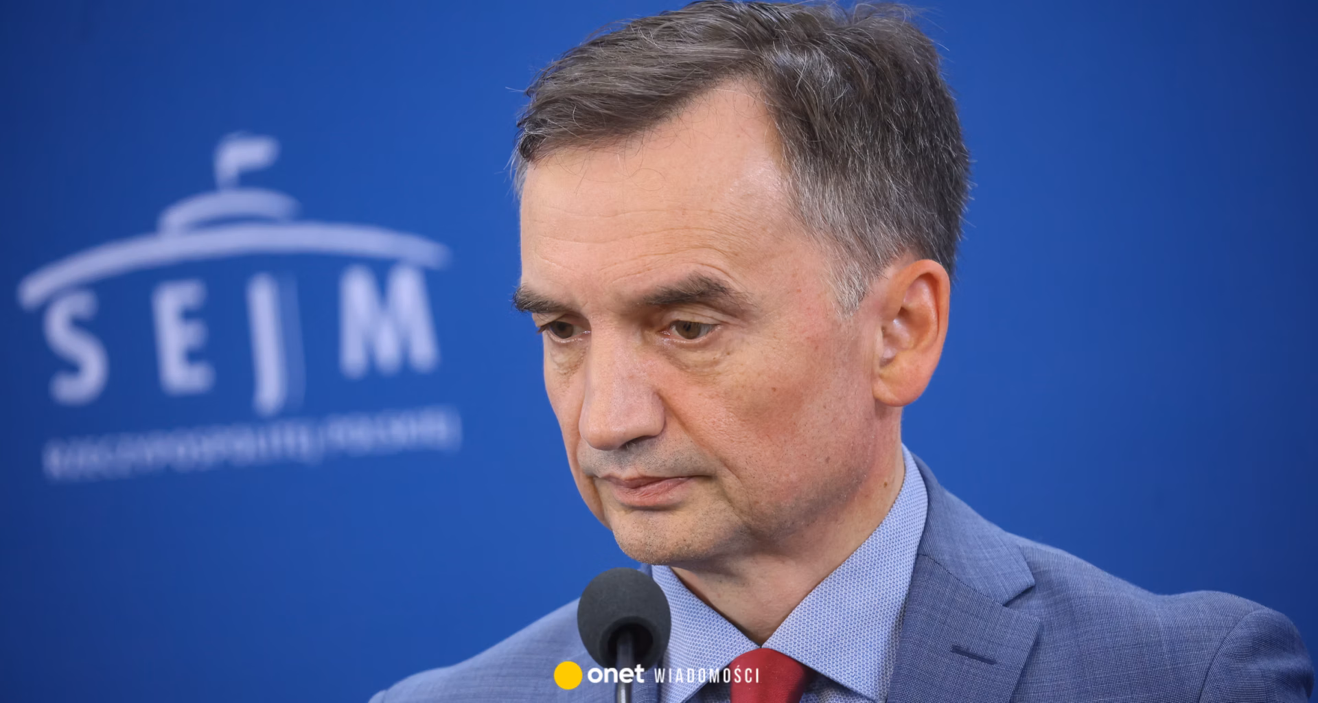 Ważą się losy Zbigniewa Ziobry. Sąd rozpoczął posiedzenie aresztowe