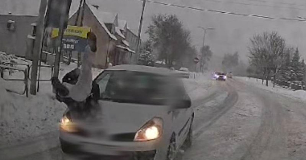 Wypadek na pasach. W sieci festiwal obwiniania ofiary - Motoryzacja - Onet