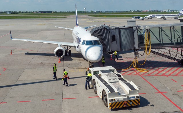 CPK ogłasza przetarg na uruchomienie rękawów pasażerskich dla Portu Polska