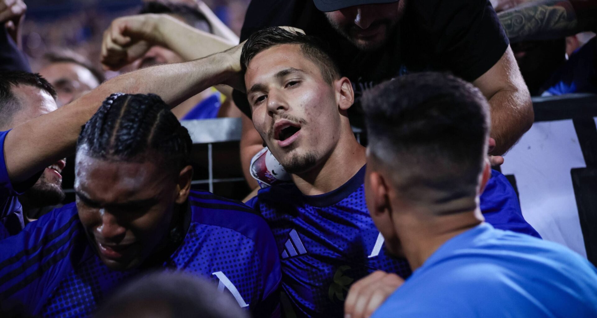 Napastnik, ale błyszczy też na środku obrony. Oto nowy piłkarz Górnika