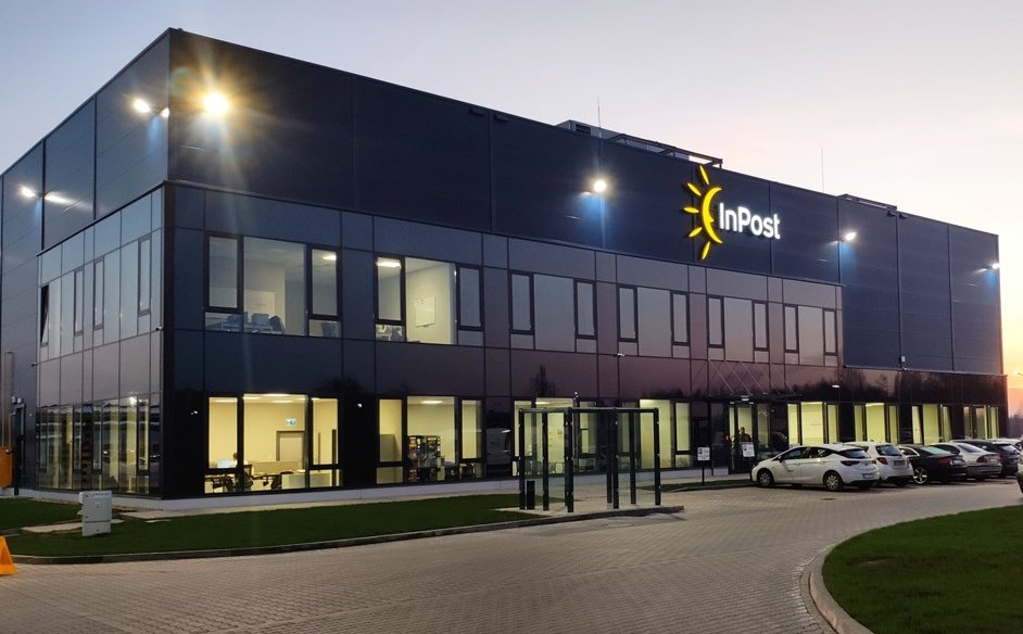 Bloomberg: za próbą przejęcia InPost stoi Brzoska