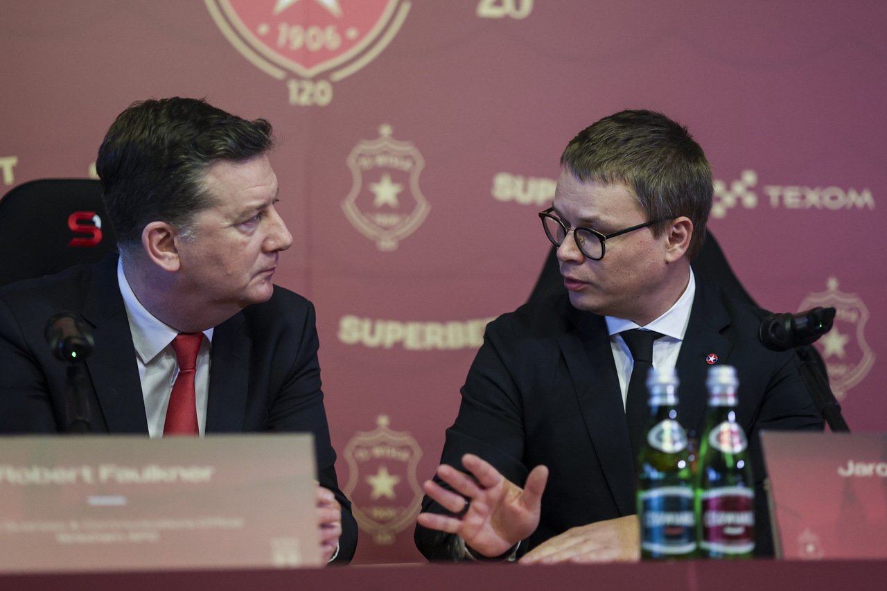 Robert Faulkner i Jarosław Królewski Wisła Kraków Wrexham