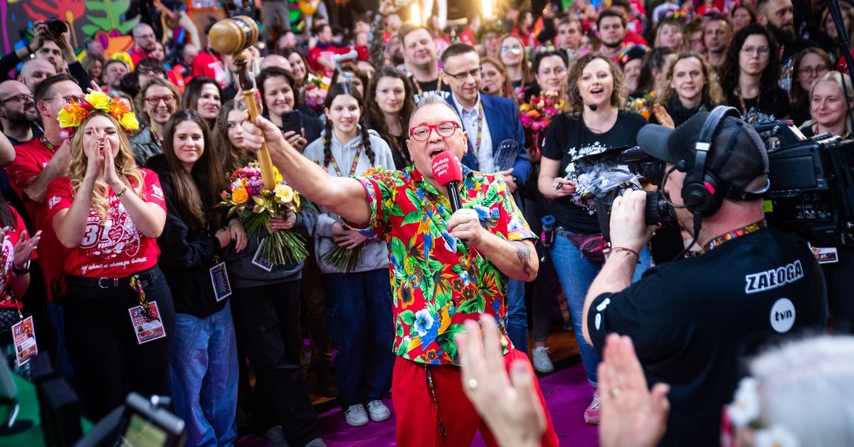 34 Finał WOŚP Mery Spolsky dała na aukcję dwumetrowy pluszowy klapek Kubota