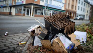 Po sylwestrowej nocy zostaje wiele śmieci. Zdjęcie ilustracyjne