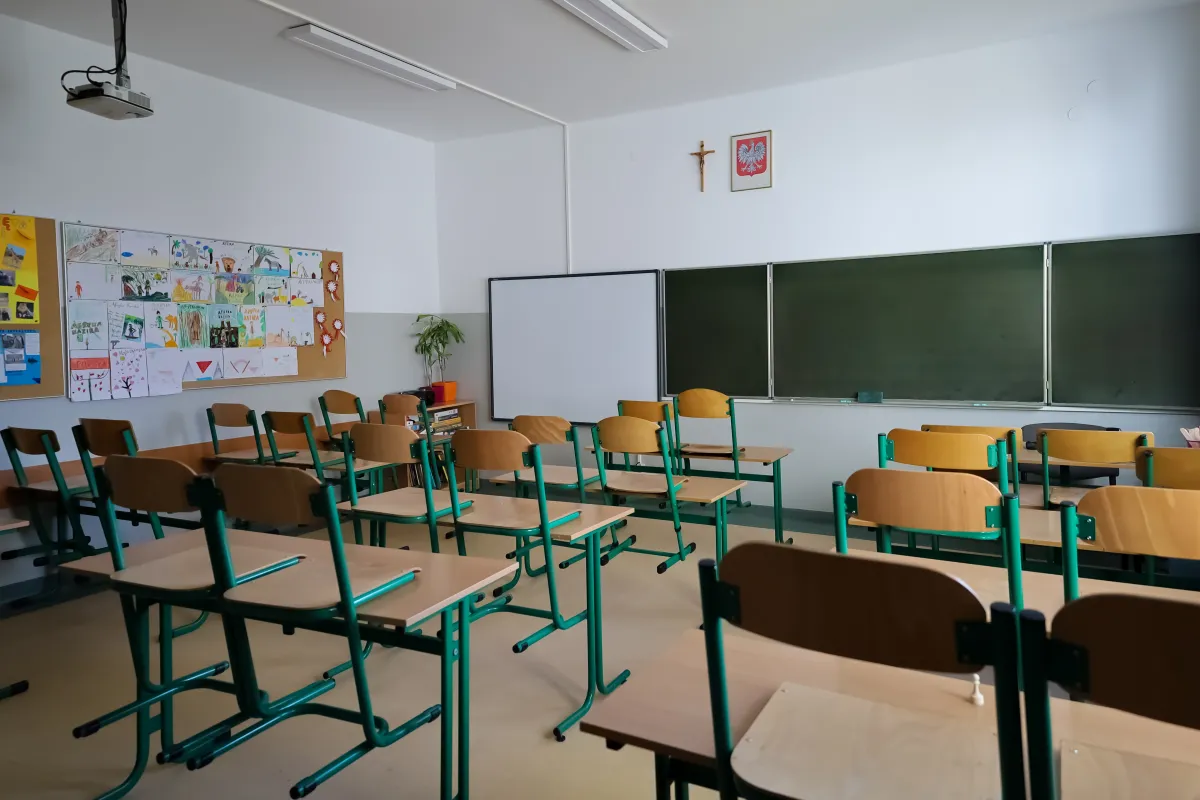 Szkoły zawieszają zajęcia. Część dzieci nie wróci do szkoły 7 stycznia 2026 r.? „Chcemy w ten sposób zadbać o bezpieczeństwo uczniów”