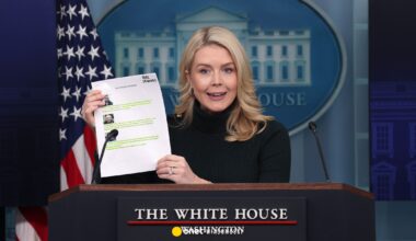 Chaos po strzelaninie w USA. Rzeczniczka Białego Domu broni słów Donalda Trumpa