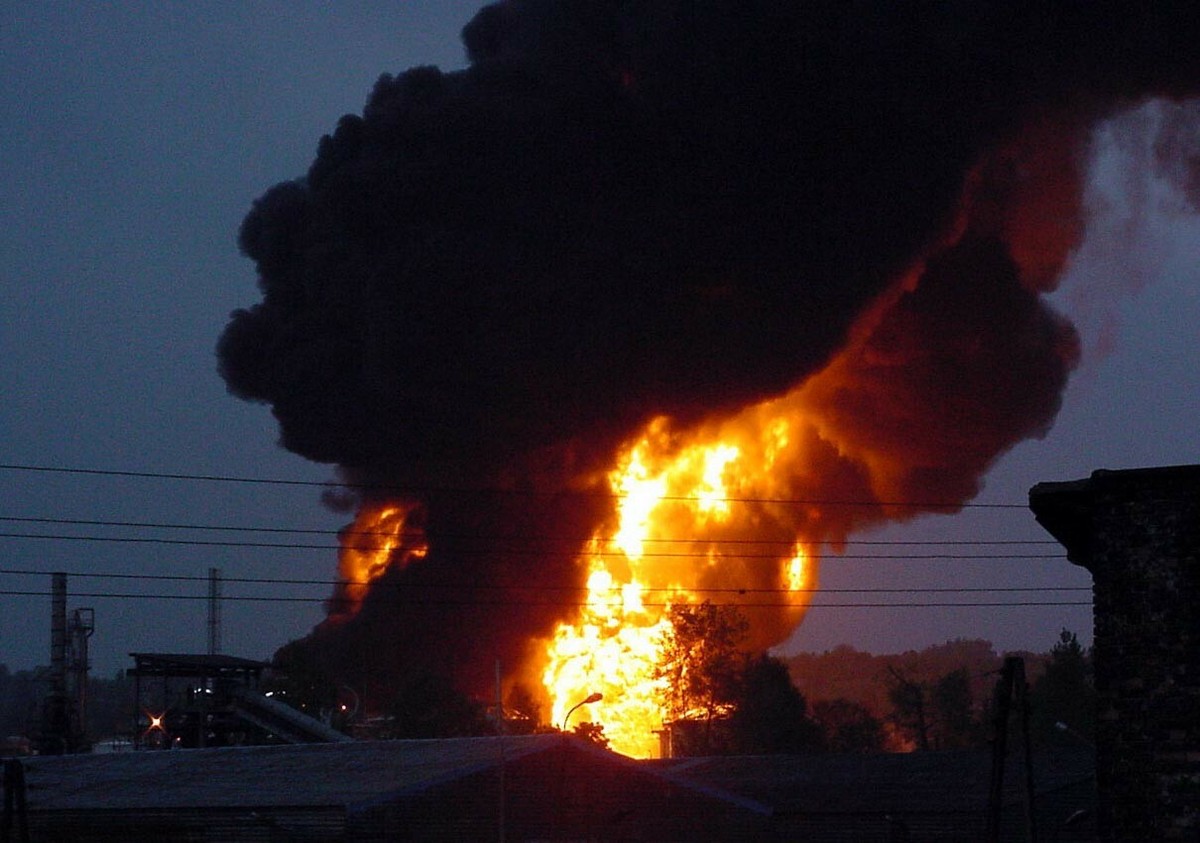 Czy niszczenie przez Ukrainę rosyjskich rafinerii jest skuteczne? [ANALIZA] - Wydarzenia