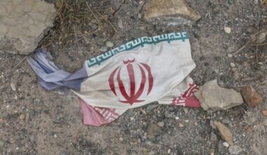 USA grożą Iranowi, Nocny wstrząs cen ropy naftowej.