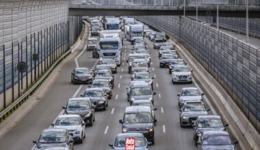 Sprzedaż aut na prąd wyprzedziła benzyniaki? Oto, jakie napędy są najbardziej popularne w UE