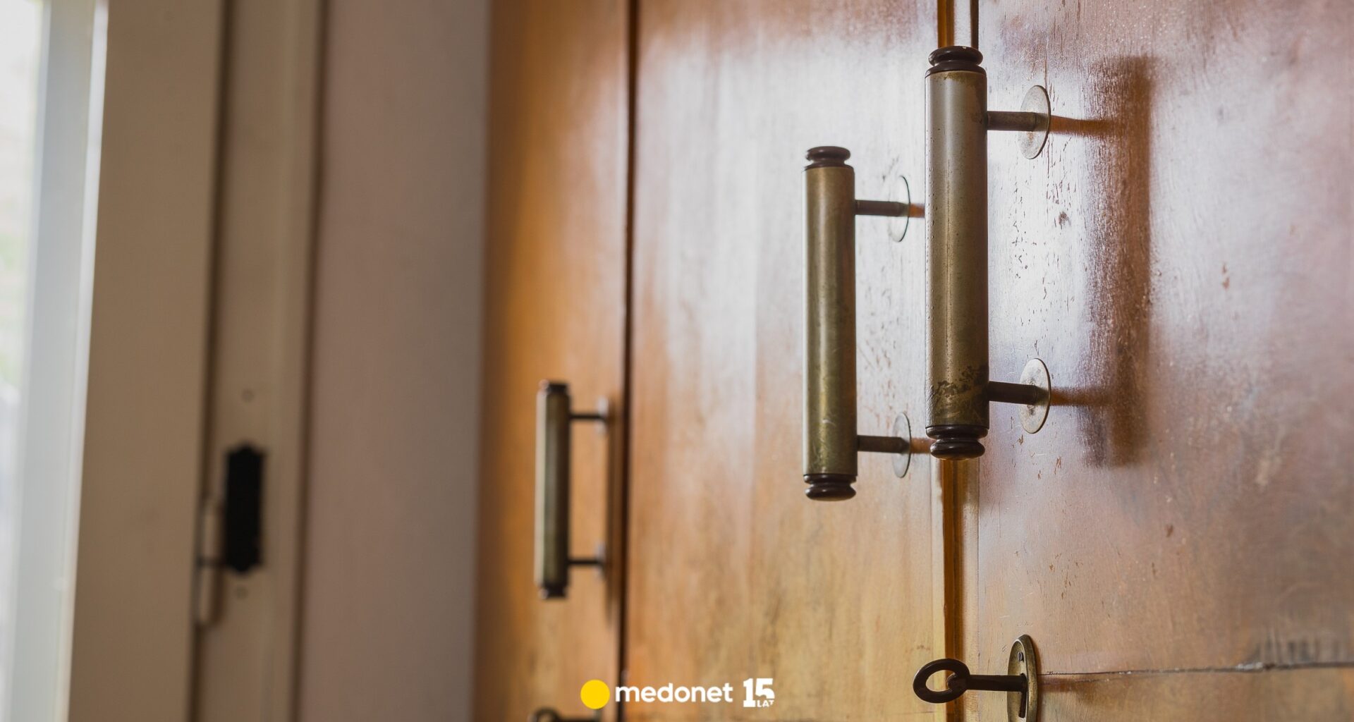 Służby pojechały do 25-latki po porodzie. Noworodek był w szafie