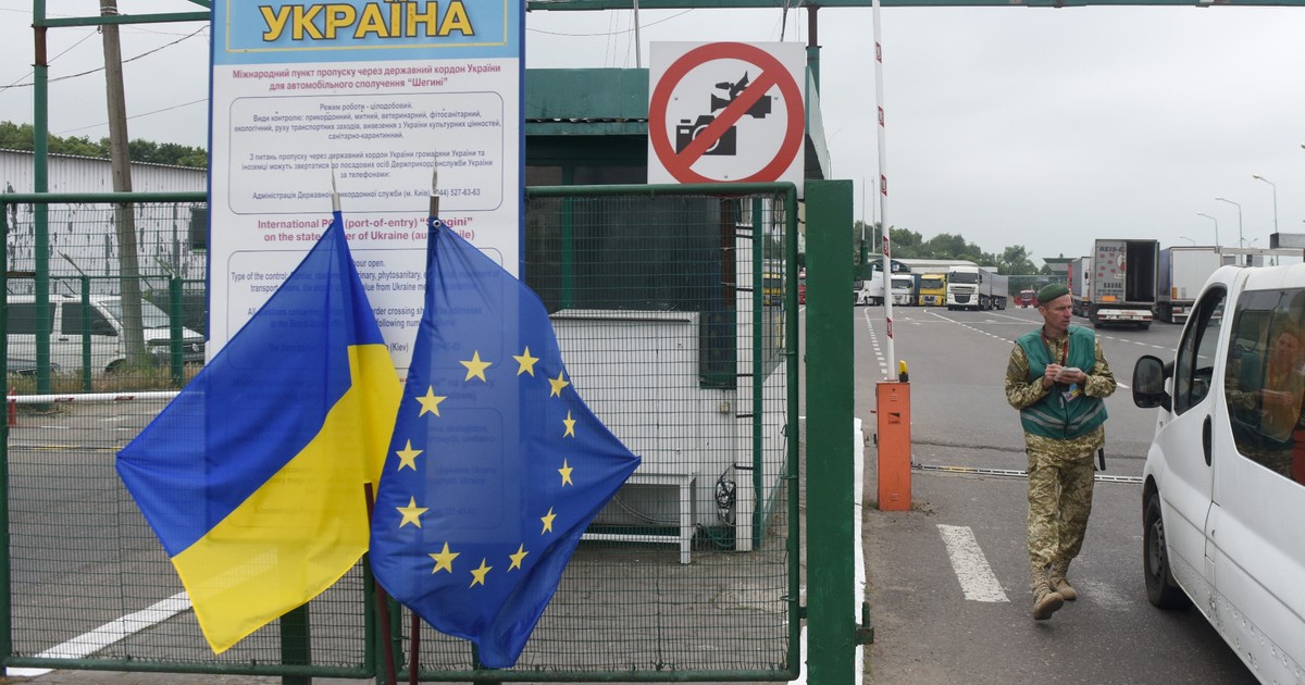 Polacy coraz mniej przychylni uchodźcom z Ukrainy. Nowe wyniki badania CBOS