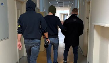 Z bagażnikiem pełnym narkotyków zaparkował obok radiowozu. Akcja policji - Onet