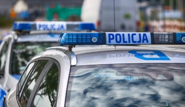 Funkcjonariusz SOP, który zaatakował nożem rodzinę, doprowadzony do prokuratury