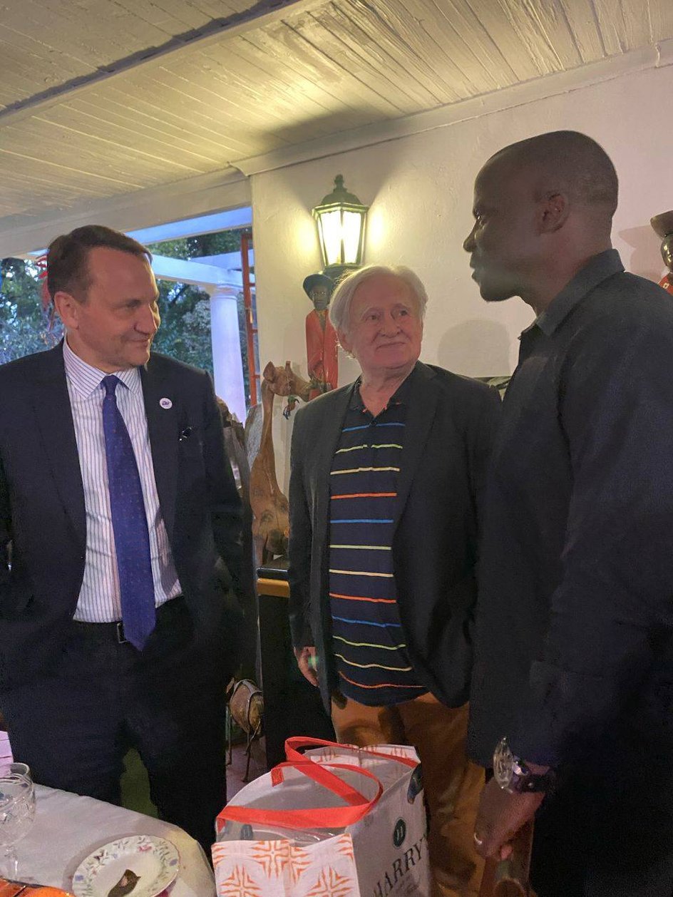Od lewej: Radosław Sikorski, Wiesław Grabowski, Takesure Chinyama. Szef polskiej dyplomacji Radosław Sikorski, reprezentując Unię Europejską, odwiedził Harare w dniach 14–16 marca 2025 r.